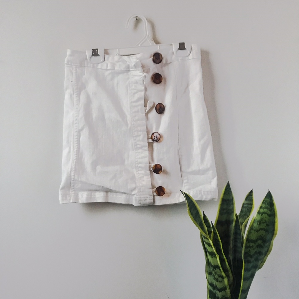 Clad & Cloth - White Mini Skirt with Buttons